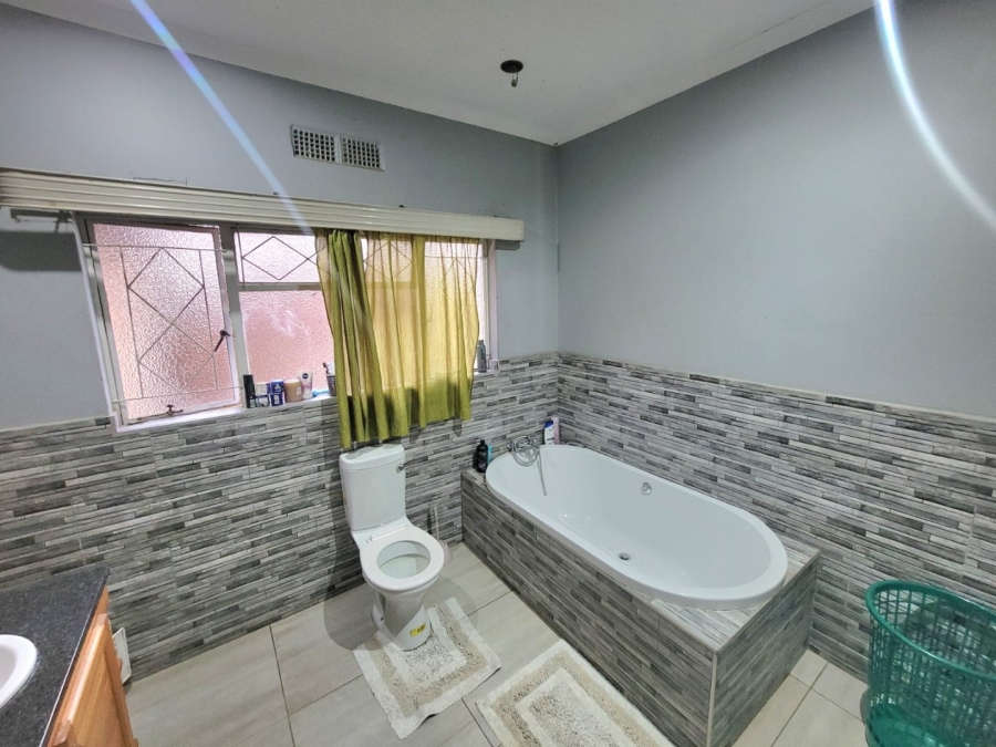 3 Bedroom Property for Sale in Uitsig Free State